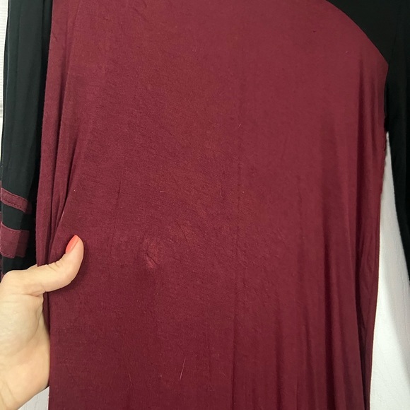 Liv & Piper 3/4 sleeve top‎ - Picture 2 of 4